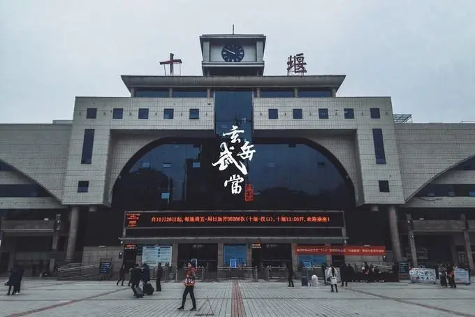 深圳到十堰物流公司-深圳到十堰专线-车辆实时定位